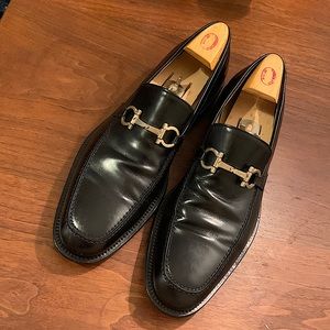 Ferragamo | Black Leather Loafers